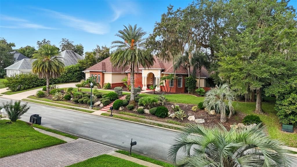 Под контрактом: $674,900 (4 спален, 4 ванн, 3824 Квадратных фут)