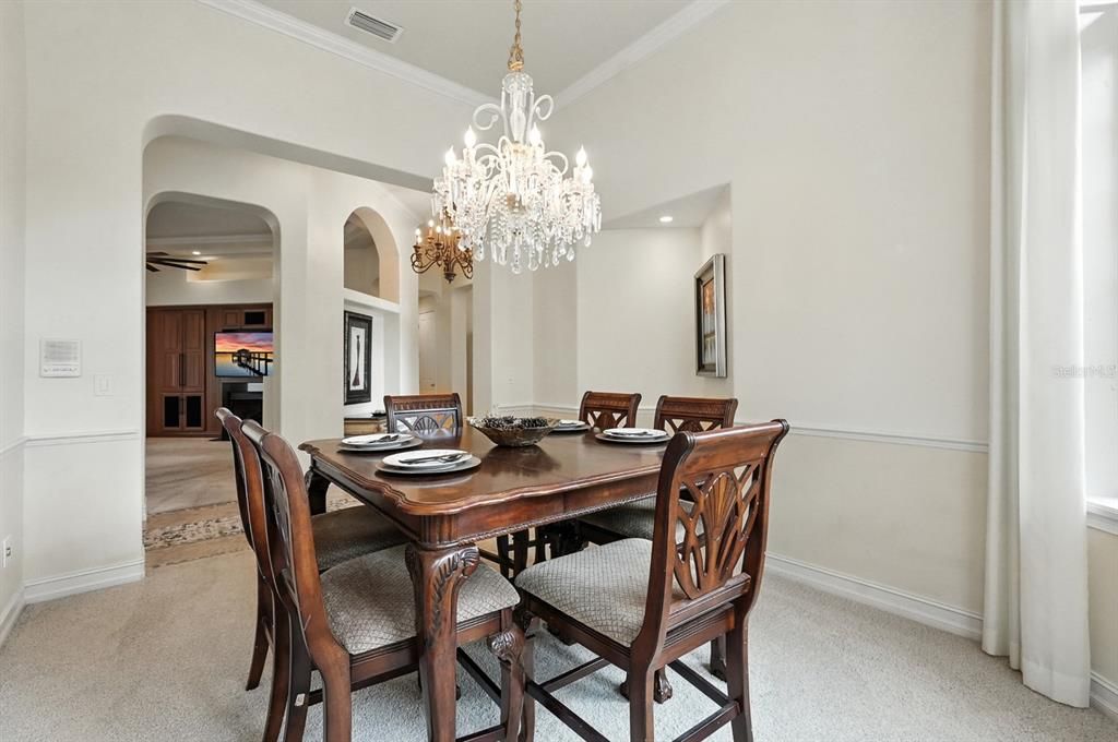 Под контрактом: $674,900 (4 спален, 4 ванн, 3824 Квадратных фут)