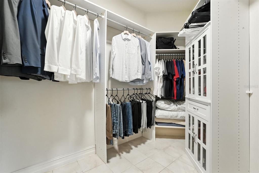 Под контрактом: $674,900 (4 спален, 4 ванн, 3824 Квадратных фут)