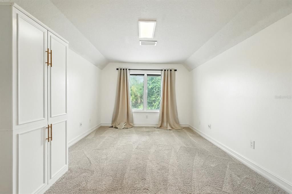 Под контрактом: $674,900 (4 спален, 4 ванн, 3824 Квадратных фут)