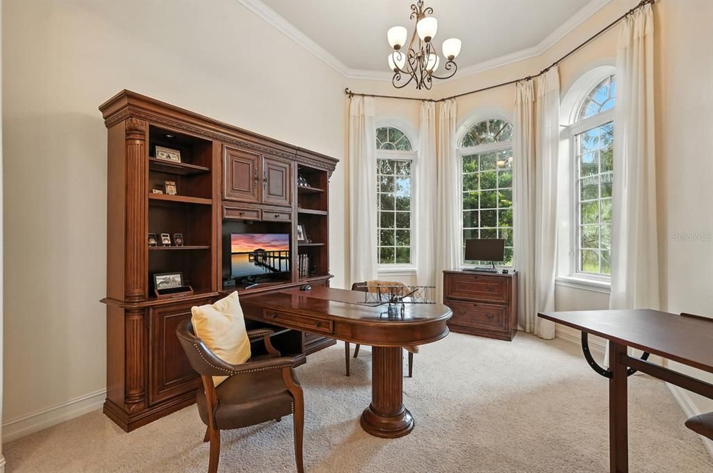 Под контрактом: $674,900 (4 спален, 4 ванн, 3824 Квадратных фут)