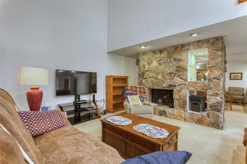 En Venta: $260,000 (2 camas, 2 baños, 2045 Pies cuadrados)