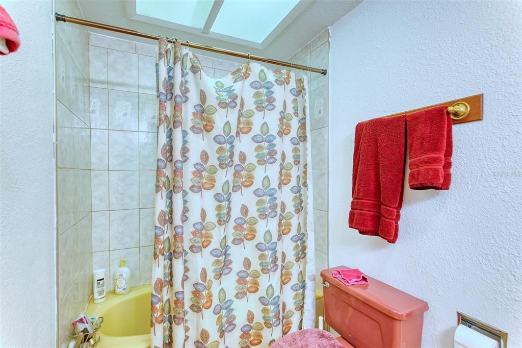 En Venta: $260,000 (2 camas, 2 baños, 2045 Pies cuadrados)