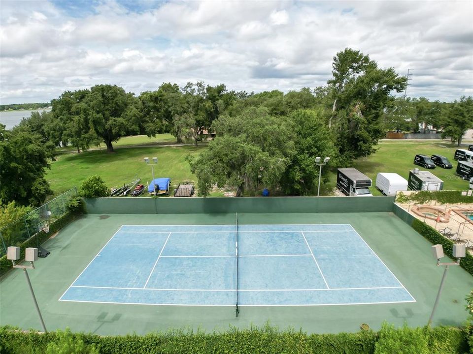 En Venta: $260,000 (2 camas, 2 baños, 2045 Pies cuadrados)