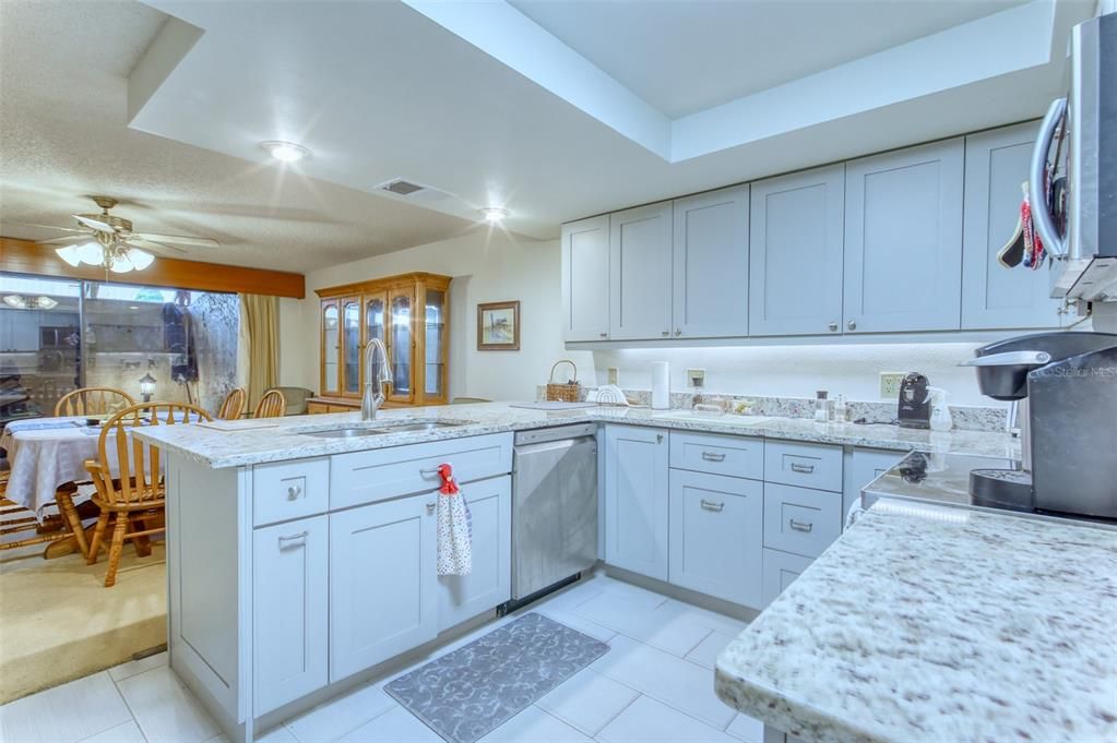 En Venta: $260,000 (2 camas, 2 baños, 2045 Pies cuadrados)