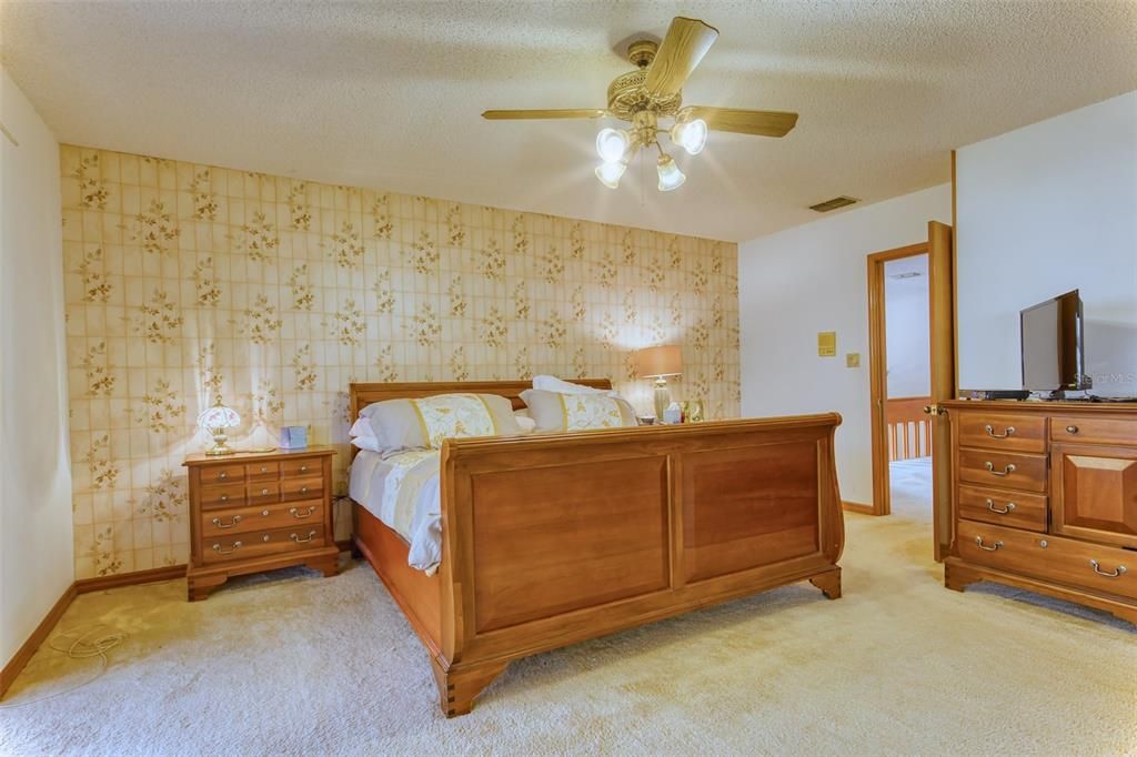 En Venta: $260,000 (2 camas, 2 baños, 2045 Pies cuadrados)