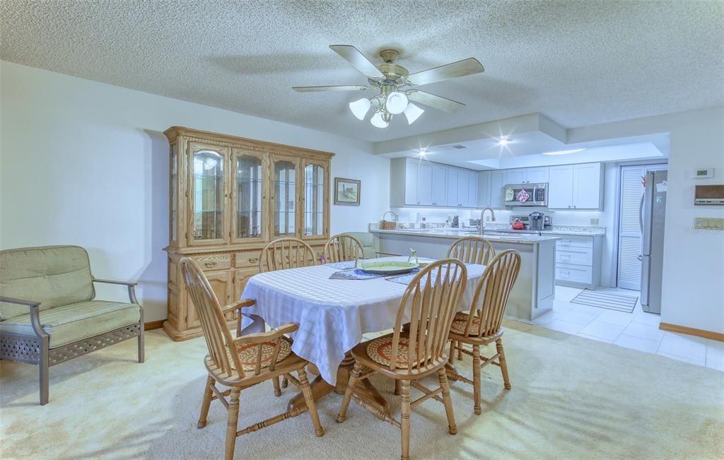 En Venta: $260,000 (2 camas, 2 baños, 2045 Pies cuadrados)