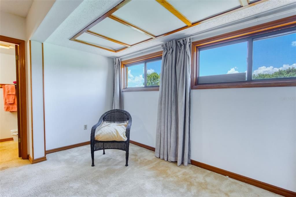 En Venta: $260,000 (2 camas, 2 baños, 2045 Pies cuadrados)