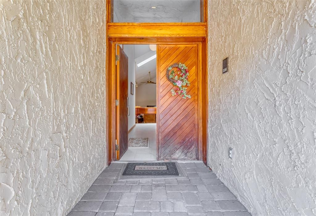 En Venta: $260,000 (2 camas, 2 baños, 2045 Pies cuadrados)