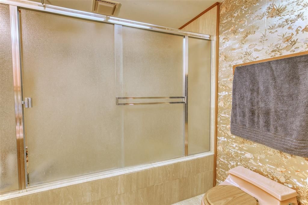 En Venta: $260,000 (2 camas, 2 baños, 2045 Pies cuadrados)