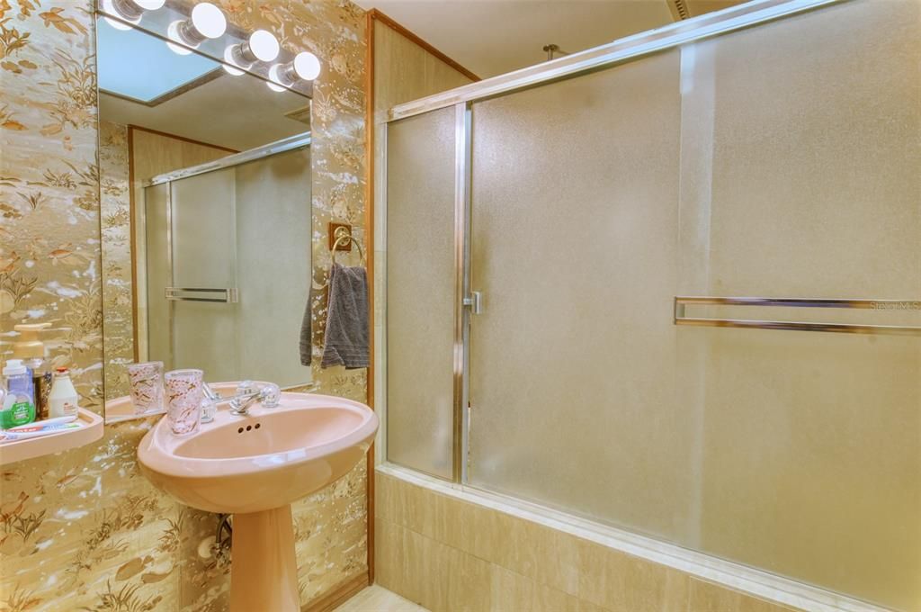 En Venta: $260,000 (2 camas, 2 baños, 2045 Pies cuadrados)