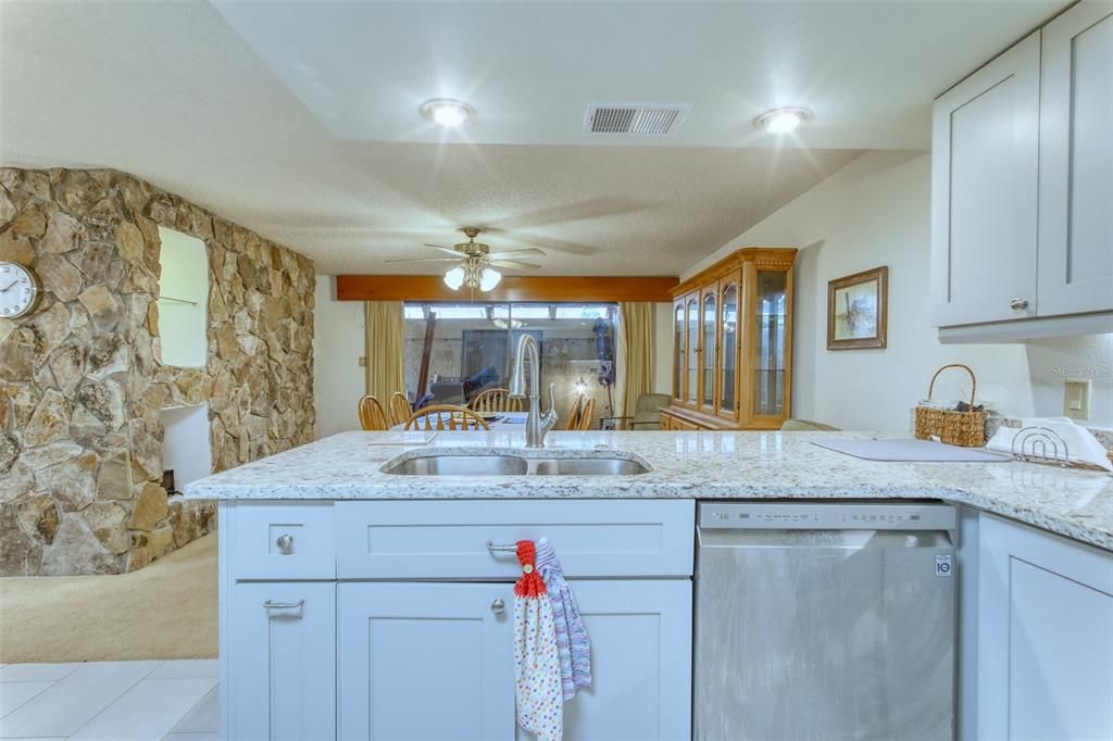 En Venta: $260,000 (2 camas, 2 baños, 2045 Pies cuadrados)