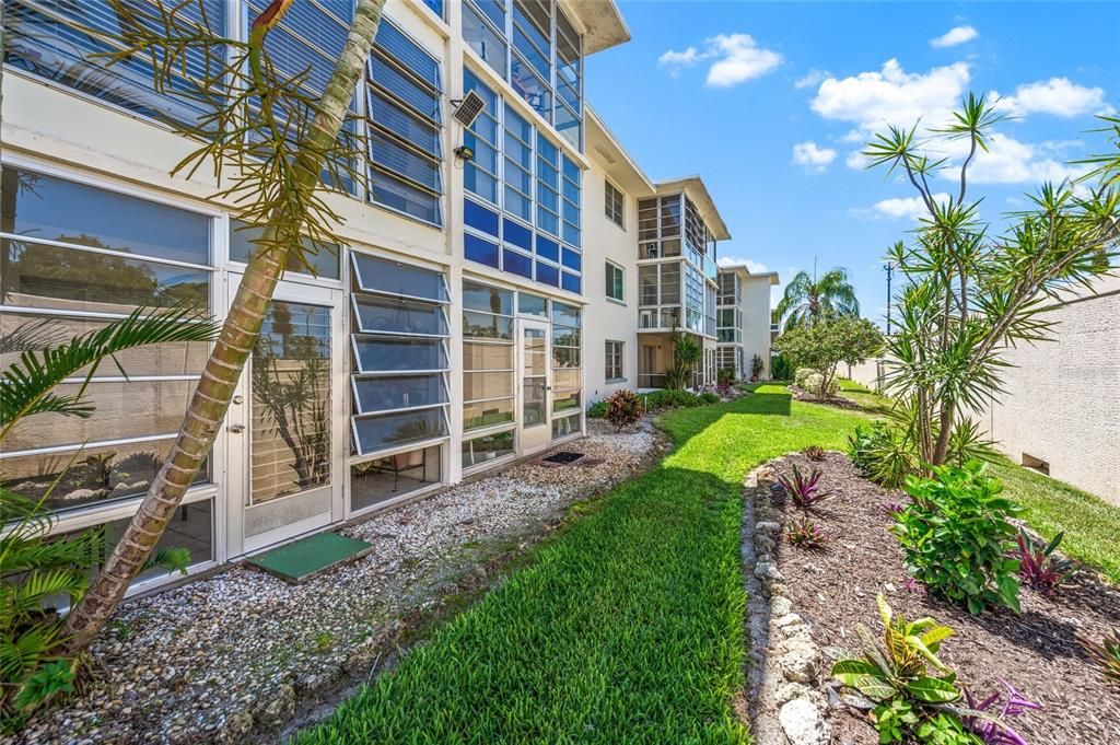 В аренду: $3,000 (2 спален, 2 ванн, 828 Квадратных фут)