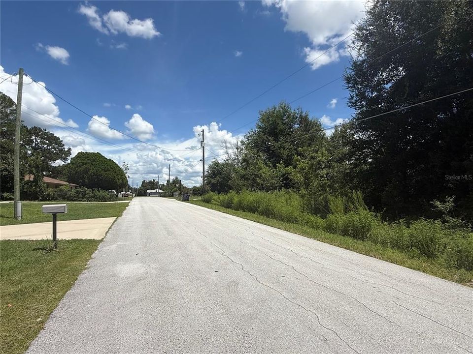 На продажу: $33,000 (0.17 acres)