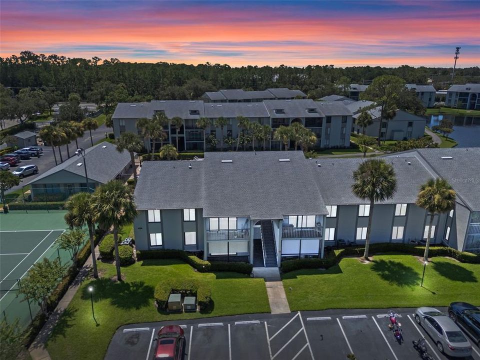 For Sale: $159,900 (2 beds, 2 baths, 1025 Square Feet)