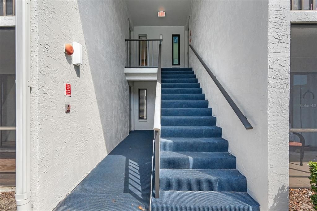 For Sale: $159,900 (2 beds, 2 baths, 1025 Square Feet)