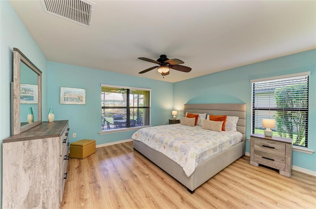 Active With Contract: $335,000 (2 beds, 2 baths, 1437 Square Feet)