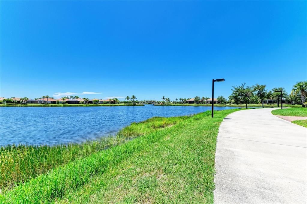 Active With Contract: $335,000 (2 beds, 2 baths, 1437 Square Feet)