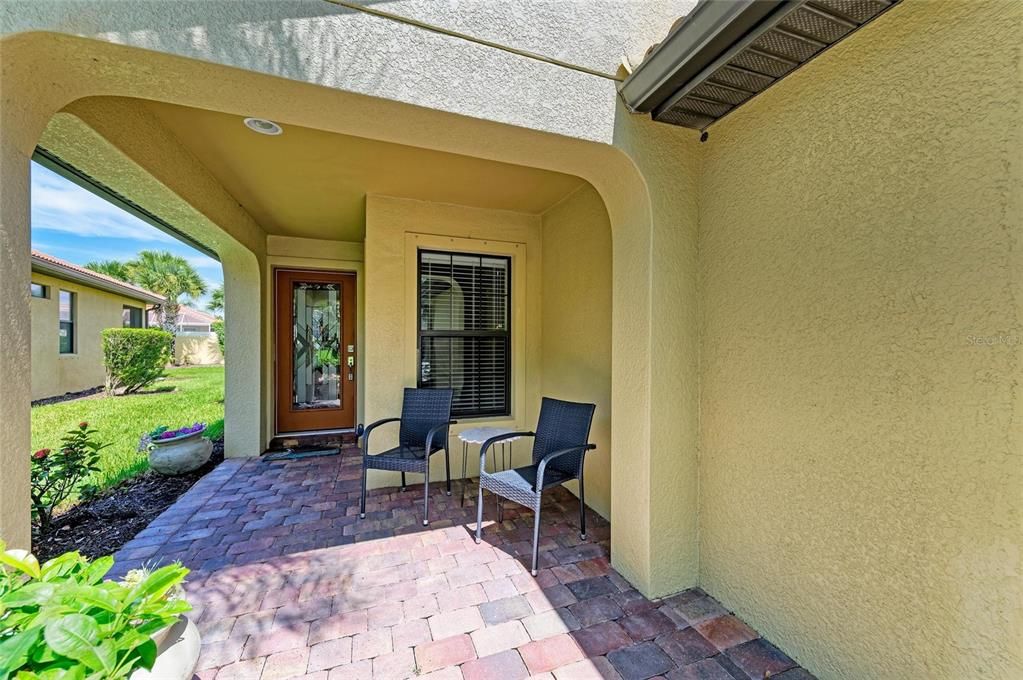 Active With Contract: $335,000 (2 beds, 2 baths, 1437 Square Feet)