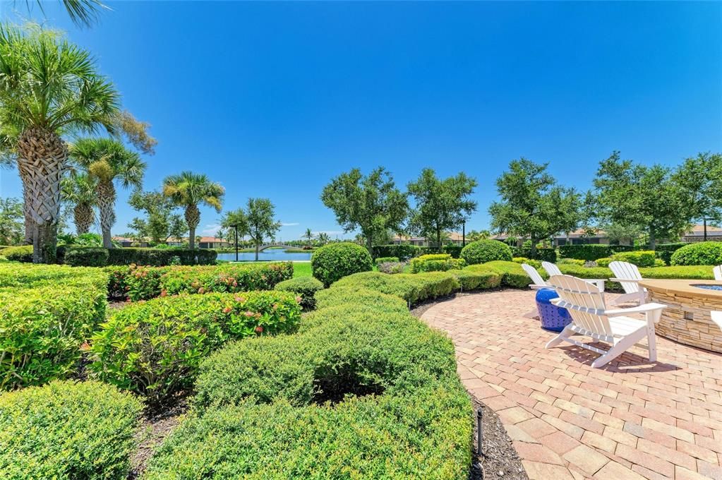 Active With Contract: $335,000 (2 beds, 2 baths, 1437 Square Feet)