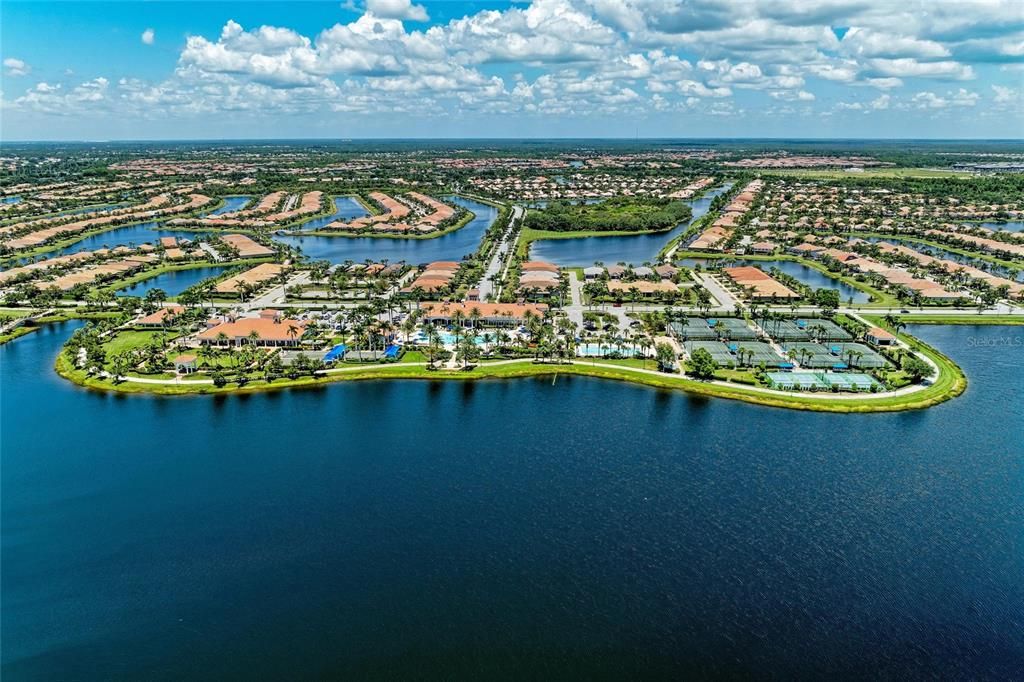 Active With Contract: $335,000 (2 beds, 2 baths, 1437 Square Feet)