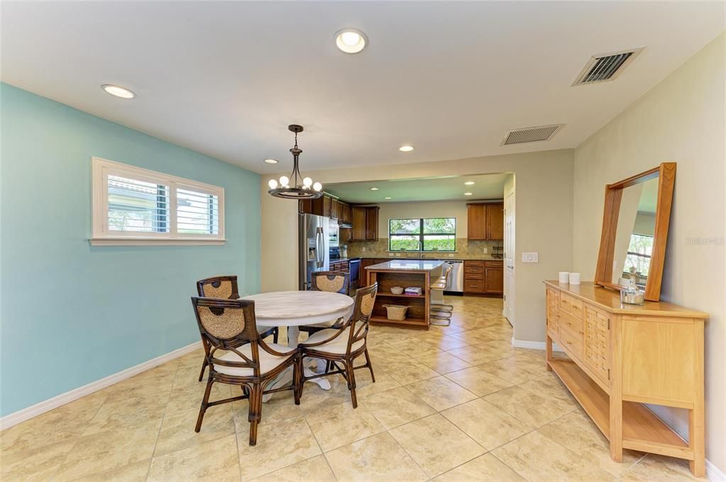 Active With Contract: $335,000 (2 beds, 2 baths, 1437 Square Feet)