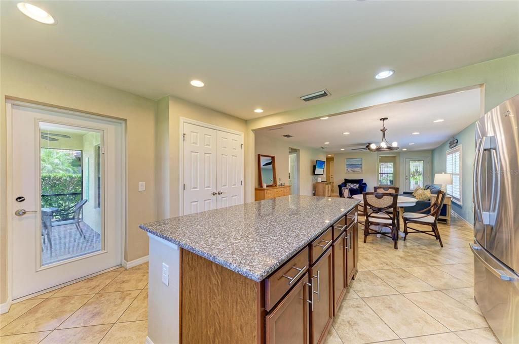 Active With Contract: $335,000 (2 beds, 2 baths, 1437 Square Feet)