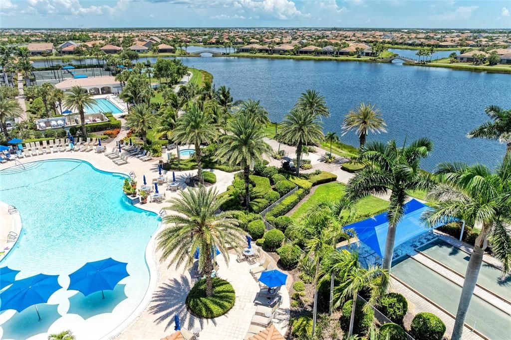 Active With Contract: $335,000 (2 beds, 2 baths, 1437 Square Feet)