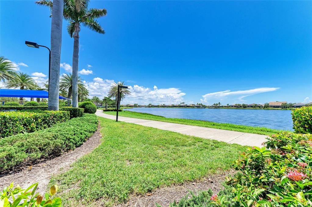 Active With Contract: $335,000 (2 beds, 2 baths, 1437 Square Feet)