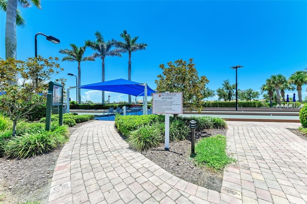 Active With Contract: $335,000 (2 beds, 2 baths, 1437 Square Feet)