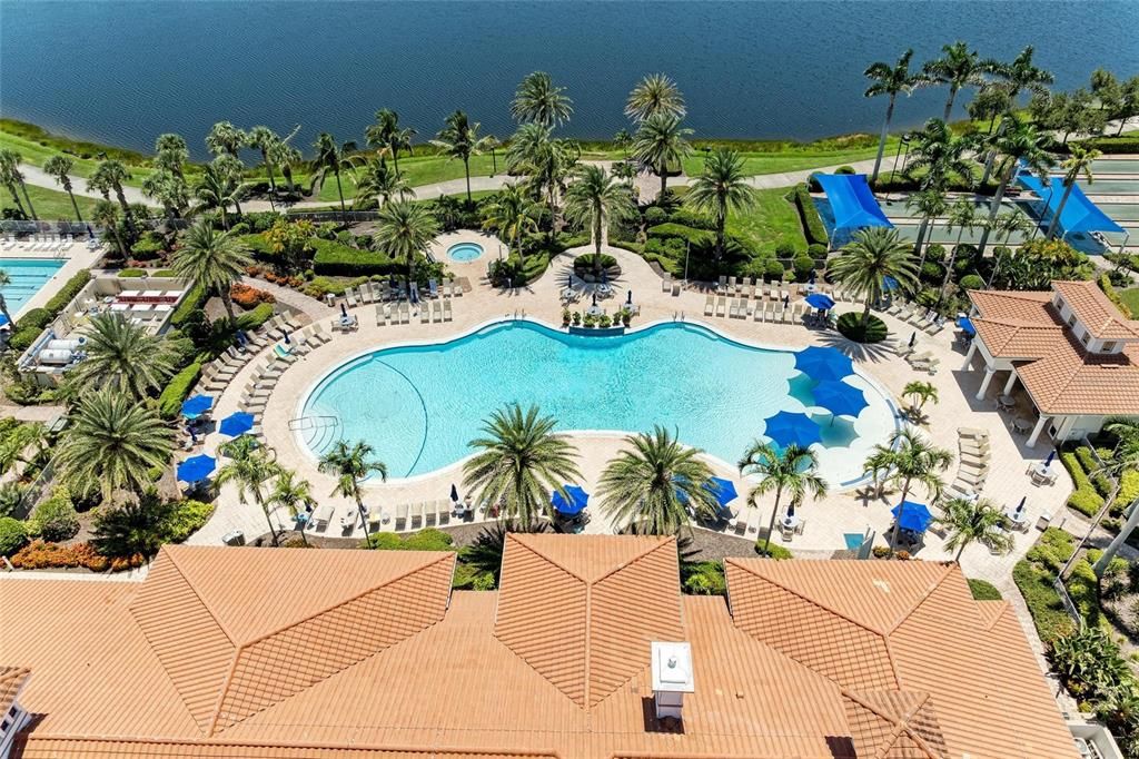 Active With Contract: $335,000 (2 beds, 2 baths, 1437 Square Feet)