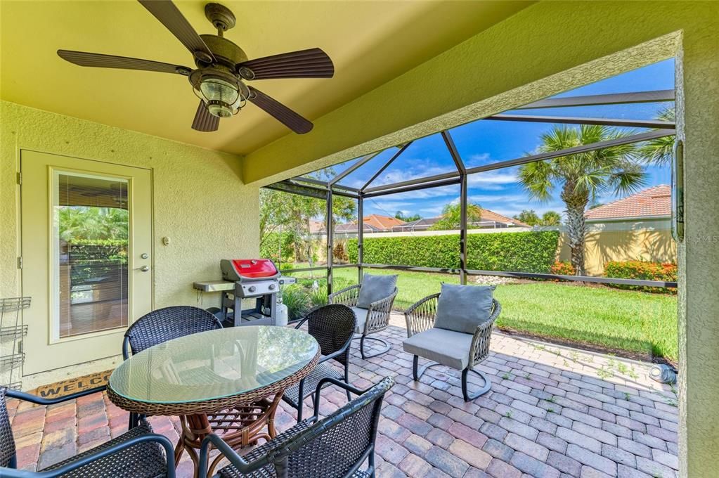 Active With Contract: $335,000 (2 beds, 2 baths, 1437 Square Feet)