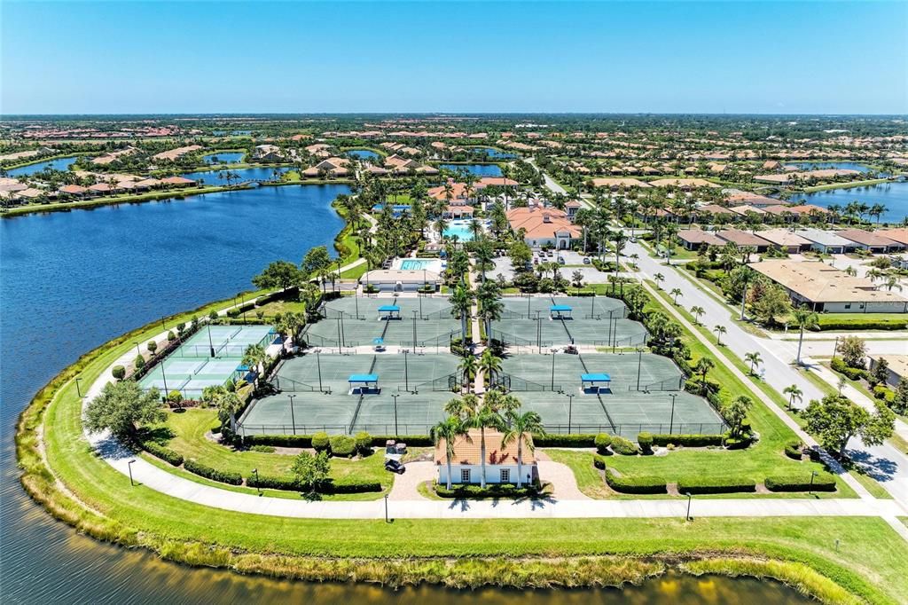 Active With Contract: $335,000 (2 beds, 2 baths, 1437 Square Feet)