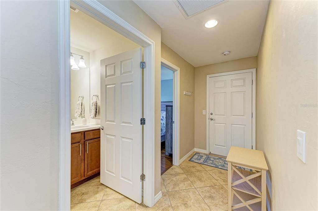 Active With Contract: $335,000 (2 beds, 2 baths, 1437 Square Feet)