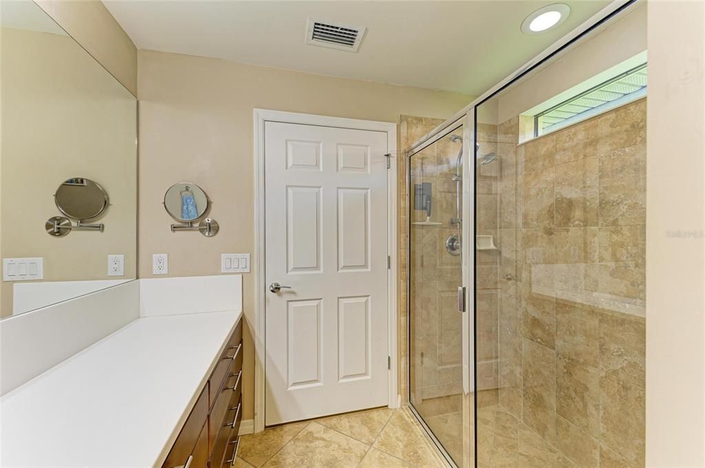 Active With Contract: $335,000 (2 beds, 2 baths, 1437 Square Feet)