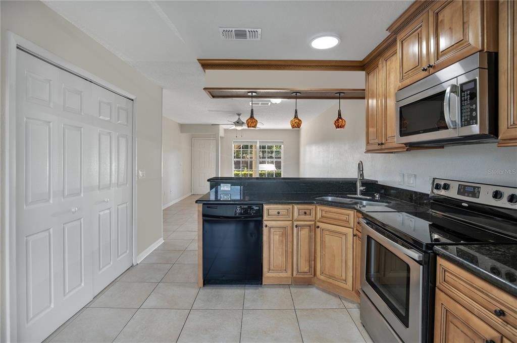 En Venta: $224,900 (2 camas, 1 baños, 875 Pies cuadrados)