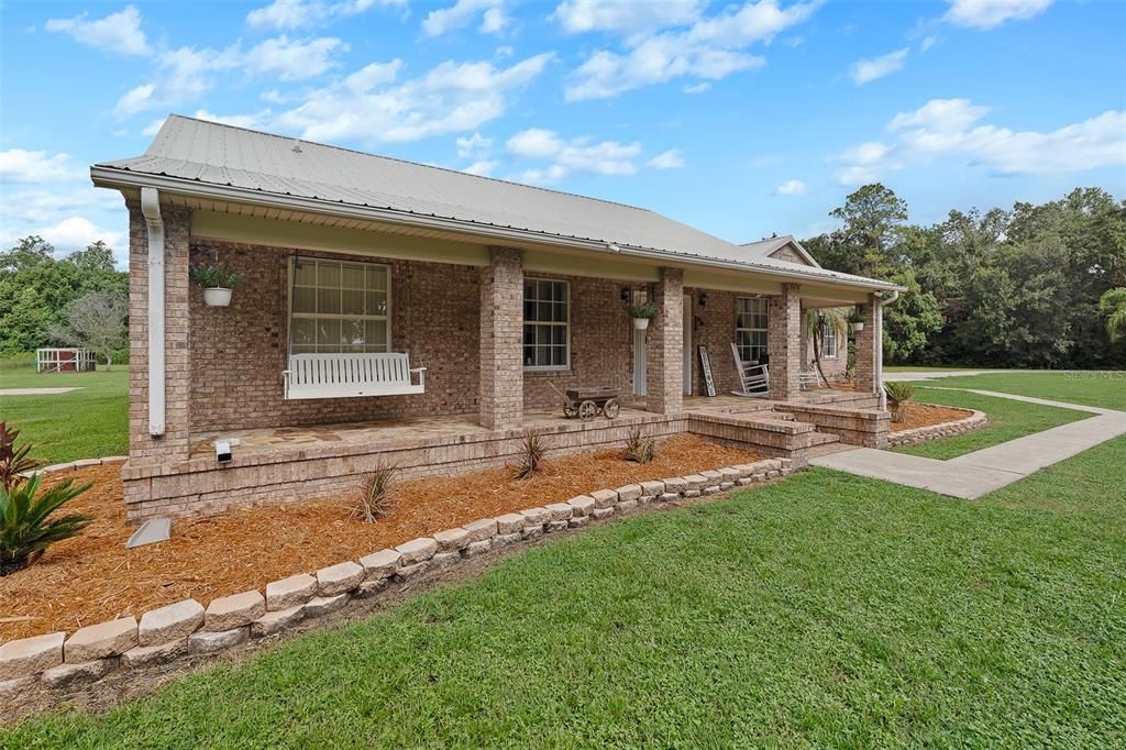 For Sale: $638,000 (3 beds, 2 baths, 2101 Square Feet)