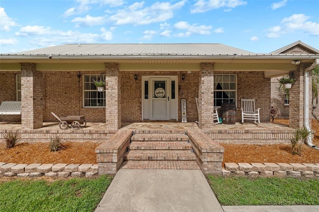For Sale: $638,000 (3 beds, 2 baths, 2101 Square Feet)