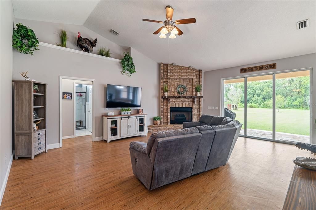 For Sale: $638,000 (3 beds, 2 baths, 2101 Square Feet)