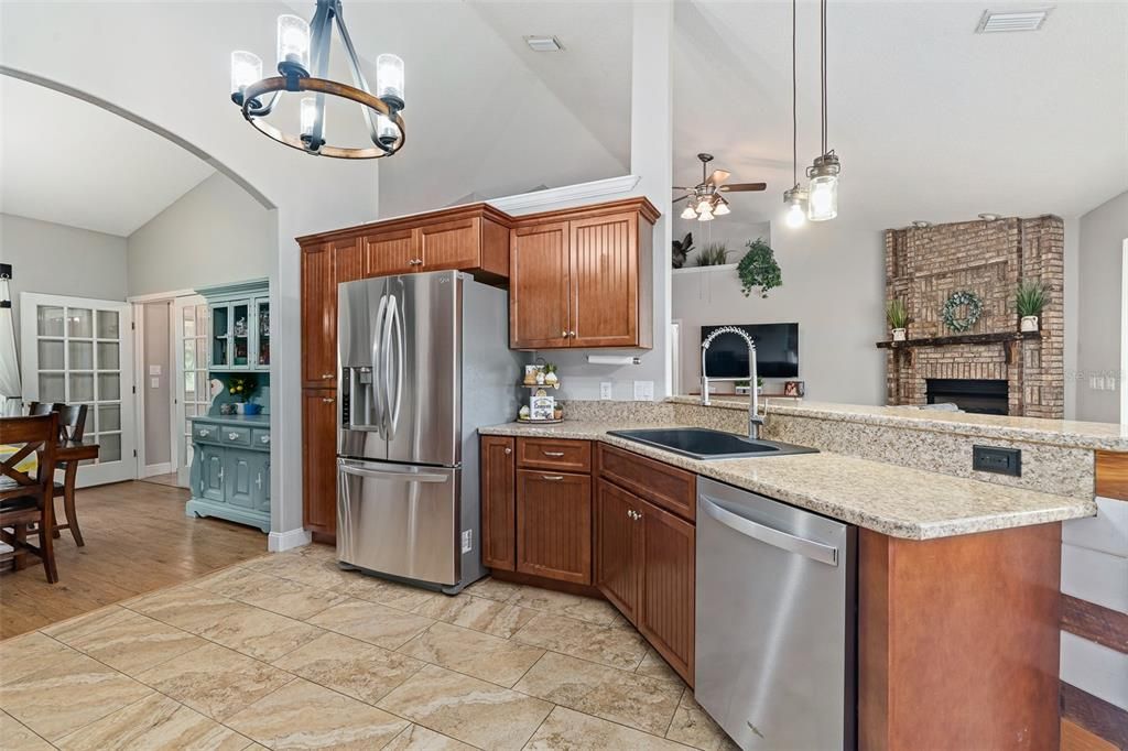 For Sale: $638,000 (3 beds, 2 baths, 2101 Square Feet)