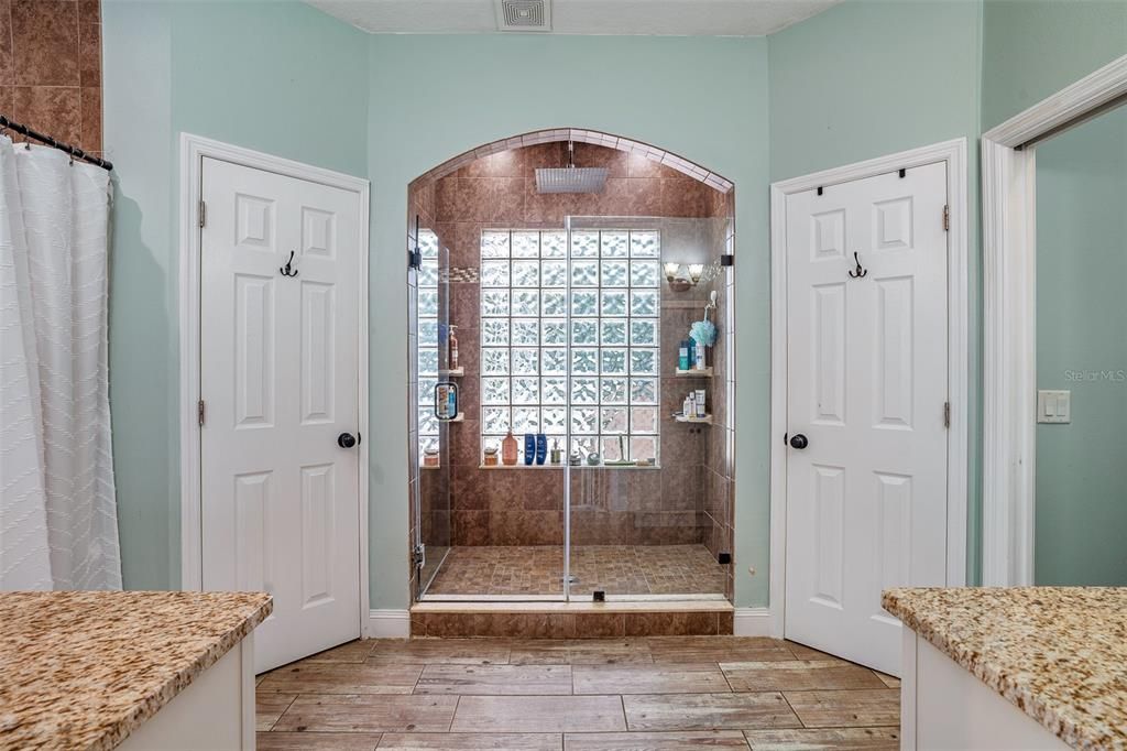 For Sale: $638,000 (3 beds, 2 baths, 2101 Square Feet)