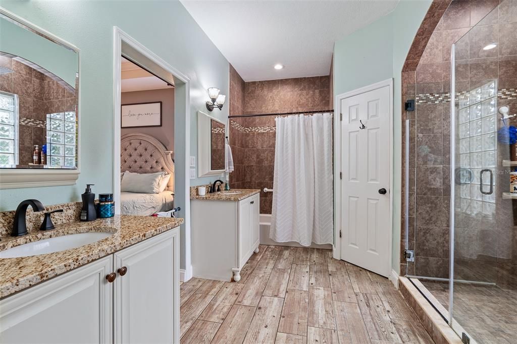 For Sale: $638,000 (3 beds, 2 baths, 2101 Square Feet)