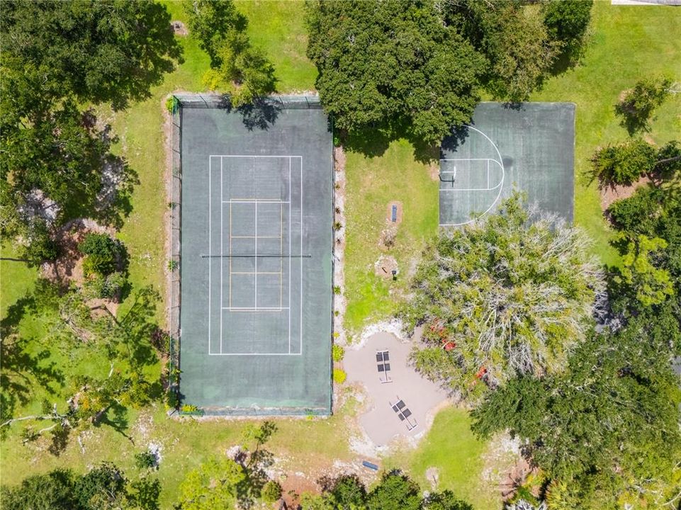 For Sale: $455,000 (4 beds, 2 baths, 1874 Square Feet)