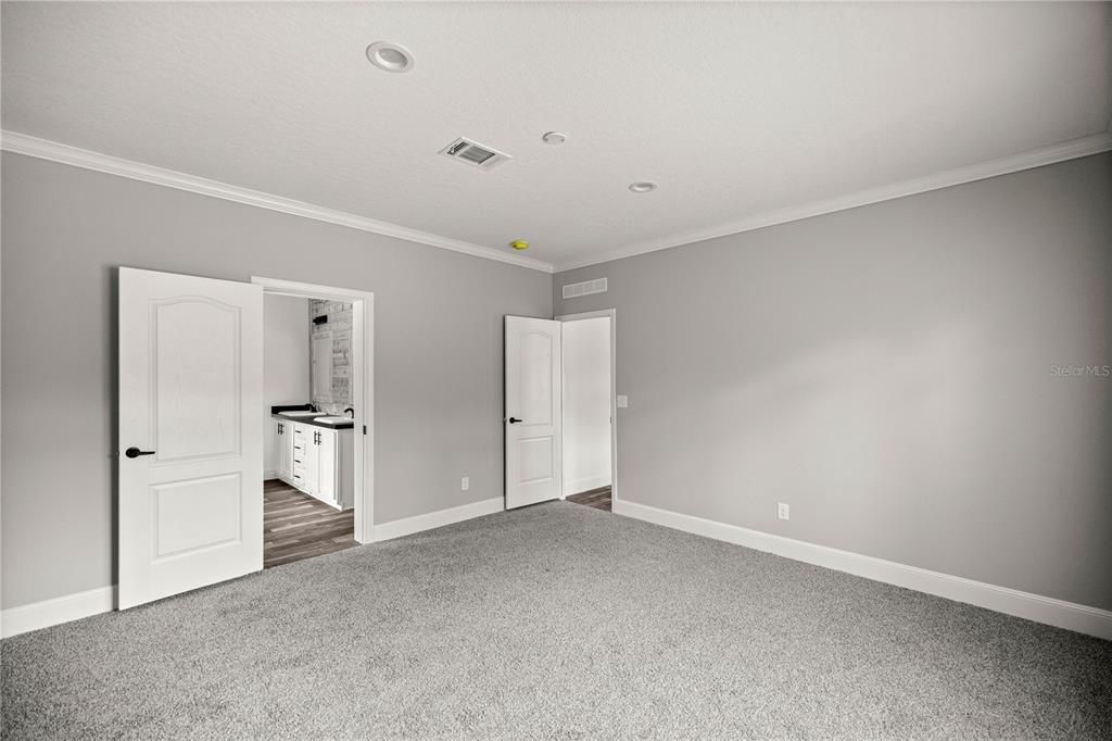 Active With Contract: $250,000 (4 beds, 2 baths, 2136 Square Feet)