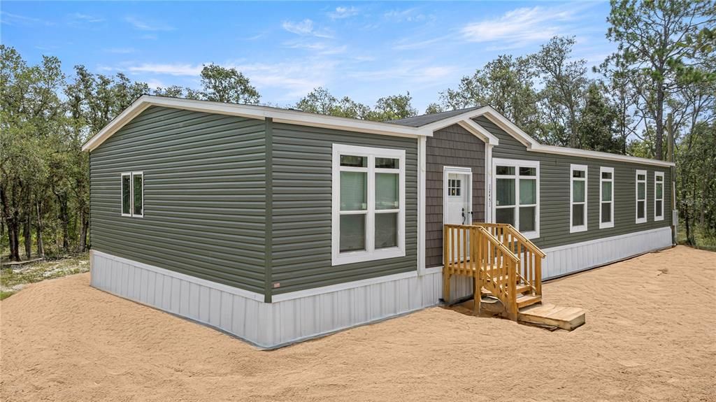 Active With Contract: $250,000 (4 beds, 2 baths, 2136 Square Feet)