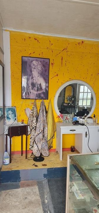 For Sale: $160,000 (0 beds, 0 baths, 879 Square Feet)