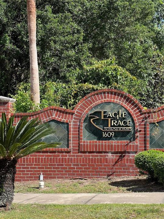 Active With Contract: $1,800 (3 beds, 2 baths, 1747 Square Feet)