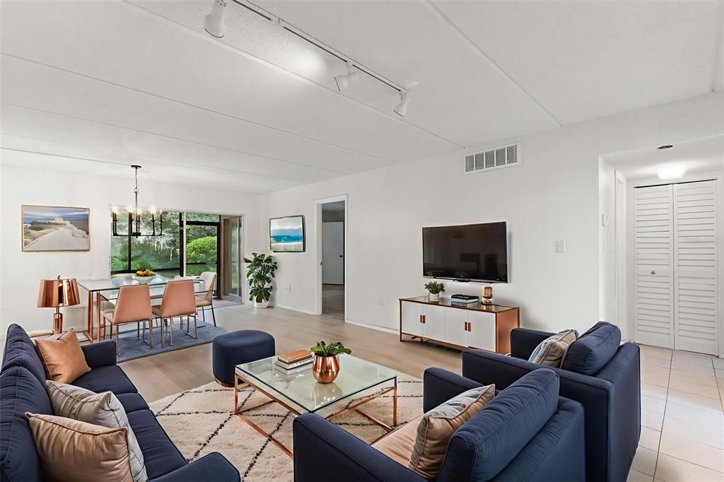 Под контрактом: $1,825 (2 спален, 2 ванн, 1053 Квадратных фут)