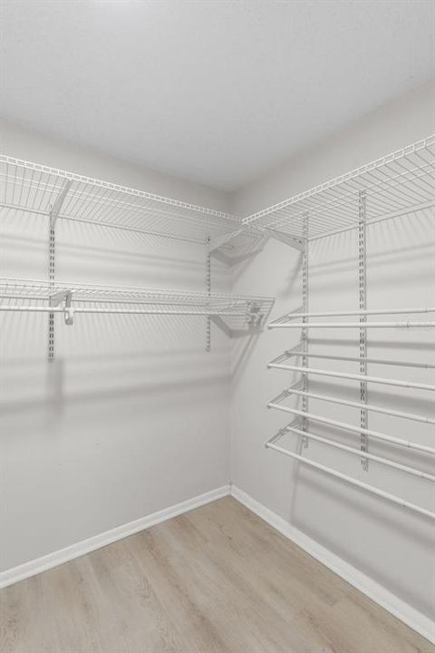 Под контрактом: $1,825 (2 спален, 2 ванн, 1053 Квадратных фут)