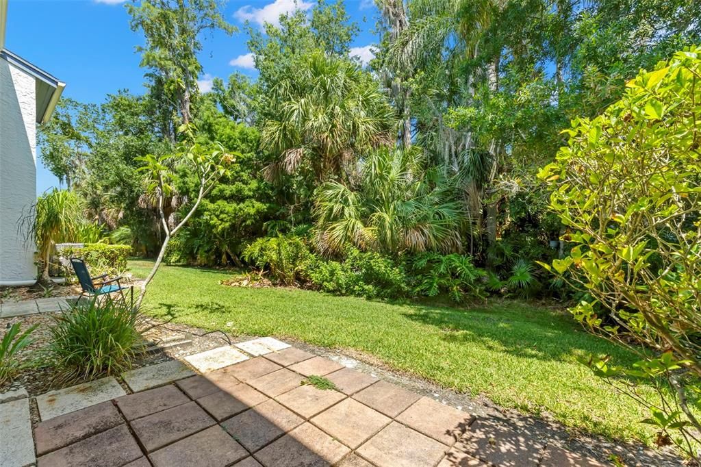 Под контрактом: $1,825 (2 спален, 2 ванн, 1053 Квадратных фут)